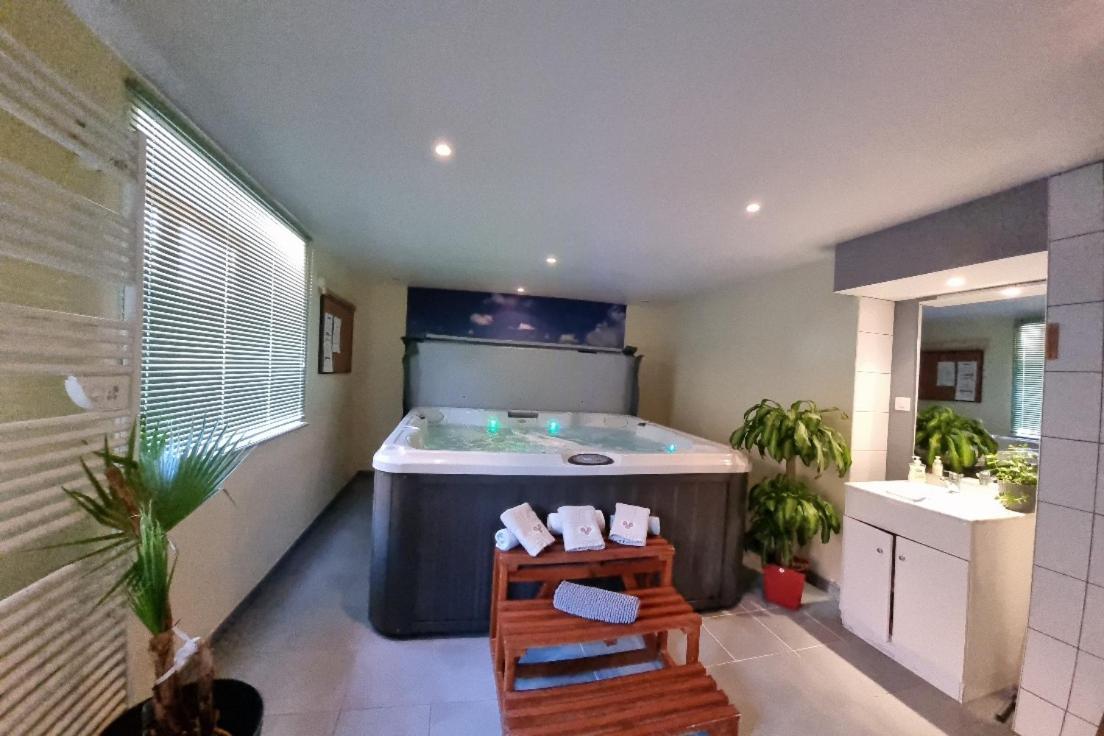 Gite Bruyere, 2 A 5 Personnes Avec Salle De Jeux Et Spa Dans La Residence Ventron Exterior foto